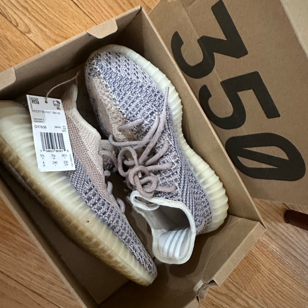 Yeezy boost 350 v2